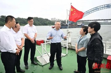 沈曉明巡查湘江：扛牢“守護(hù)好一江碧水”政治責(zé)任 不斷提升河湖管理保護(hù)水平——轉(zhuǎn)自《長(zhǎng)沙晚報(bào)》